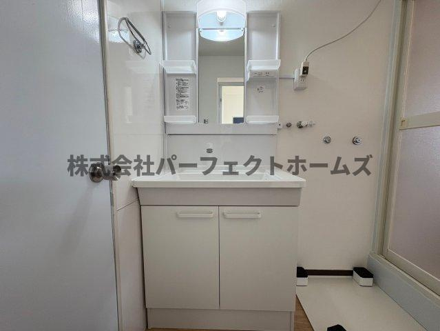 枚方ハイツ弐号棟の独立洗面台