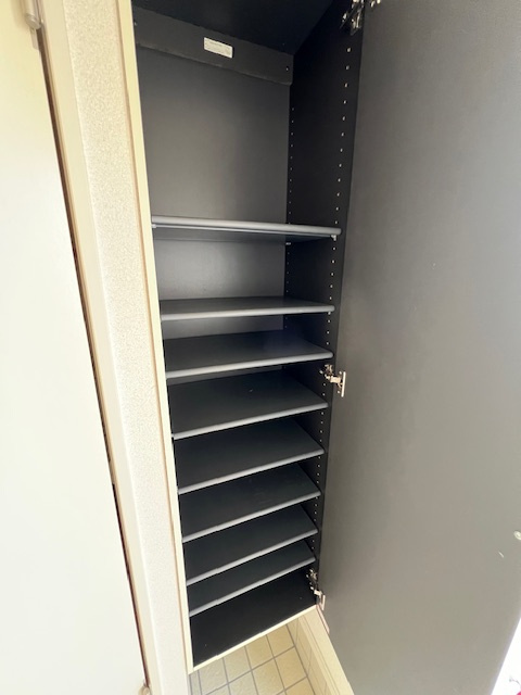 コルトーナ弐番館の玄関|シューズボックス