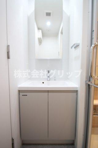 シーフォルム横濱阪東橋の独立洗面台