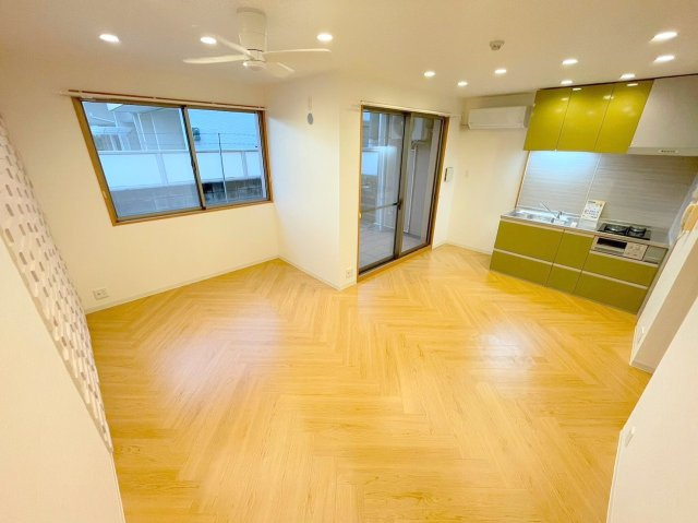 テラスコートミツヤの居間・リビング