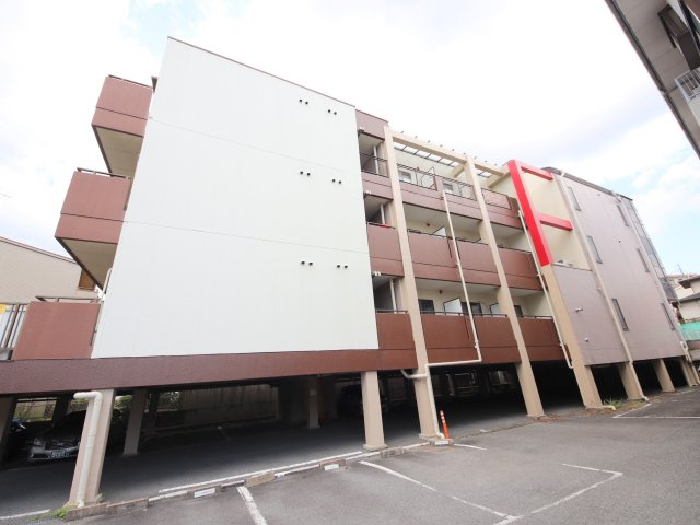 フェリス東生駒の外観