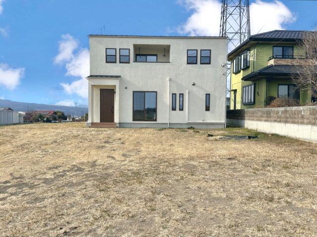 【中古戸建】渋川市北橘町下南室の外観|■外観｜閑静な住宅街で始める新しい暮らし♪開放的な毎日をあなたへ(^^♪