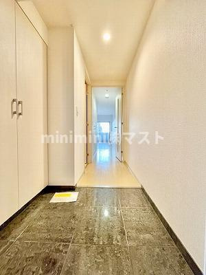 南堀江アパートメントシエロの玄関