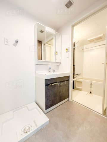 S-RESIDENCE六ツ門abreastIIの洗面所|綺麗で明るい洗面所です☆