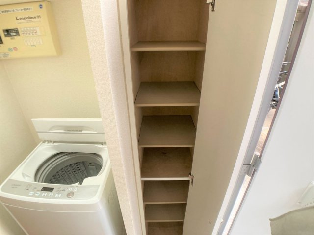 【玄関】 | 設備・仕様は号室により異なる為、現況を優先致します。