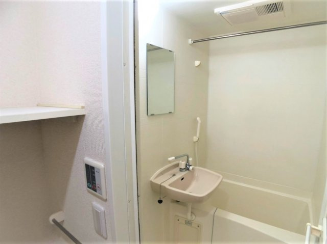 【浴室】 | 設備・使用は号室により異なる為、現況を優先致します。