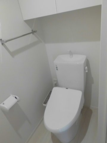 D-roomル・シャン・ドゥ・フルールのトイレ