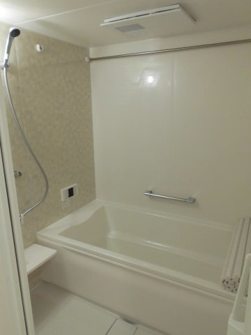 D-roomル・シャン・ドゥ・フルールの浴室