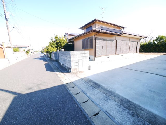 長生郡睦沢町川島　中古戸建の前面道路含む現地写真|令和6年7月内外装リフォーム済み 敷地約102坪 ３LDK  システムキッチン・ユニットバス