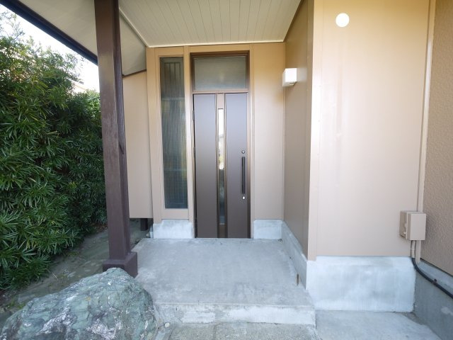 長生郡睦沢町川島　中古戸建の玄関|令和6年7月内外装リフォーム済み 敷地約102坪 ３LDK  システムキッチン・ユニットバス