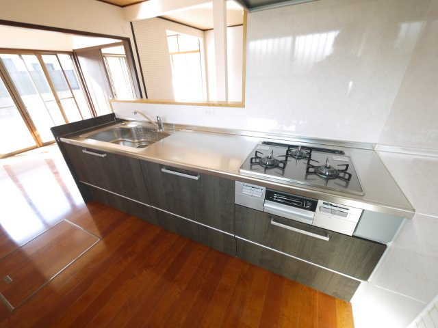 長生郡睦沢町川島　中古戸建のキッチン|令和6年7月内外装リフォーム済み 敷地約102坪 ３LDK  システムキッチン・ユニットバス