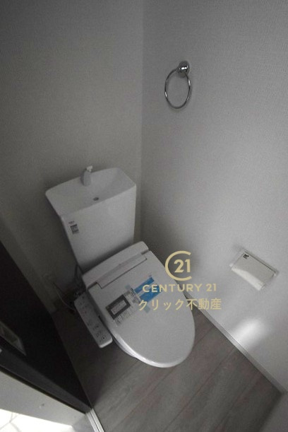 ケイアイフィット　ひたちなか市稲田　4期 　1のトイレ|毎日使う空間と機能だから、いつまでも清潔なスペースであってほしいのがトイレです。お掃除しやすいシンプルなデザインです。