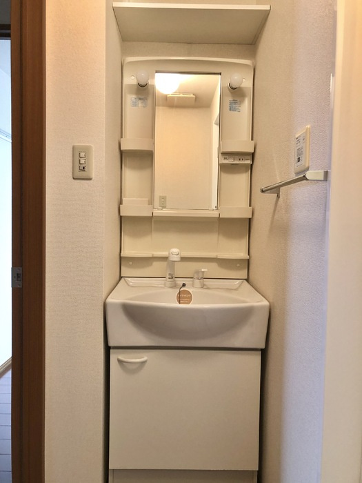 オーシャンソレイユ Ｄの独立洗面台|洗髪洗面化粧台