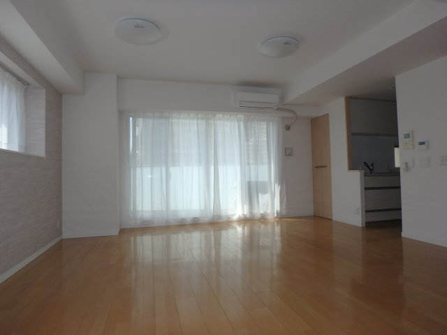 ワコーレ住吉本町ファーストの居間・リビング