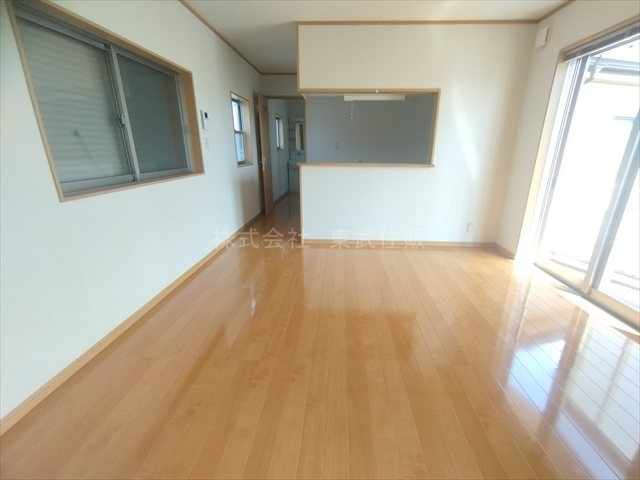 【居間・リビング】 | 川越市下松原 | 開放感があり日当たり良好です