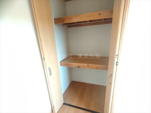 【収納】 | 川越市下松原 | 洋室西側収納