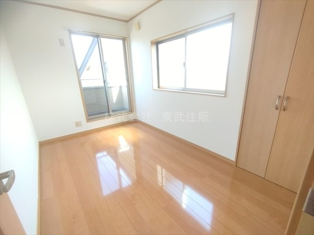 【洋室】 | 川越市下松原 | 洋室東側、使い勝手のいい洋室です