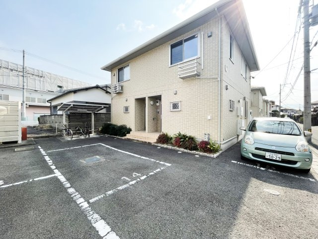 ウィズ 城南　Ｃ棟の駐車場