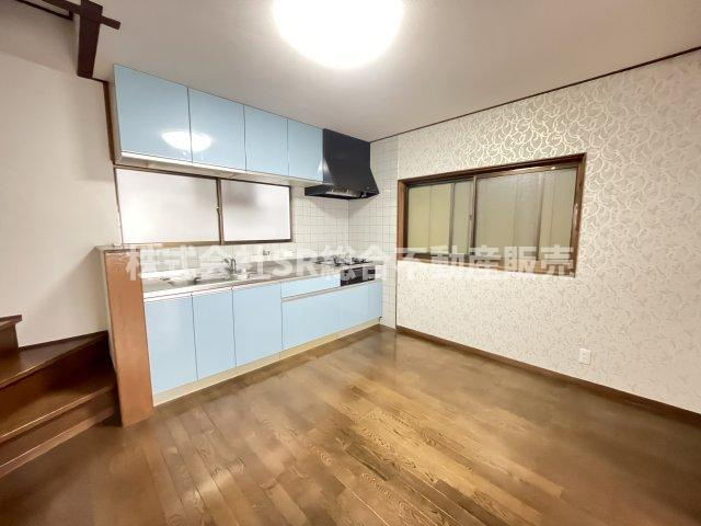 善根寺町1丁目中古戸建の居間・リビング|こちらの居間で趣味の時間をお楽しみください