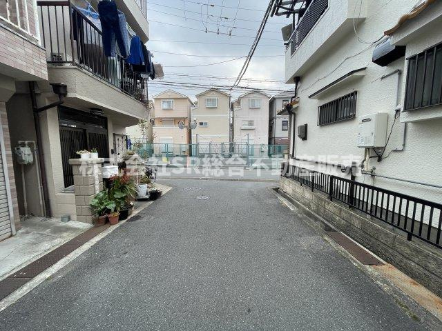 善根寺町1丁目中古戸建の前面道路含む現地写真|前面道路含む現地写真です