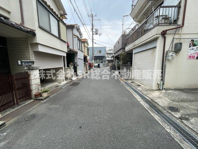 善根寺町1丁目中古戸建の前面道路含む現地写真|前面道路含む現地写真です