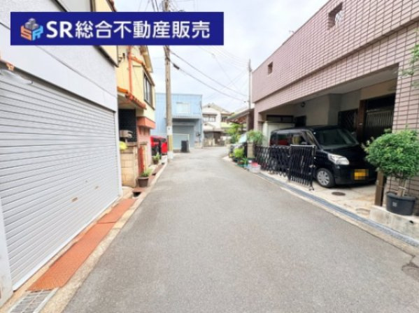 善根寺町1丁目中古戸建の前面道路含む現地写真|既に借主様がいる状態なので、1から借主を探す必要がなく即収益を得られるのがメリットです♪
