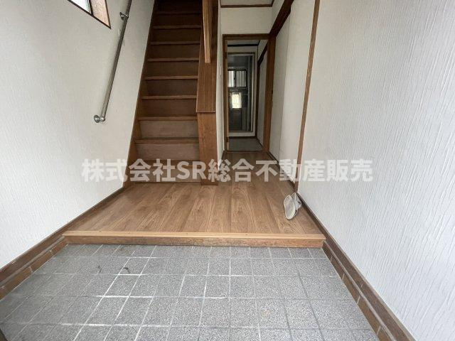 善根寺町1丁目中古戸建の玄関|広々とした玄関です♪
