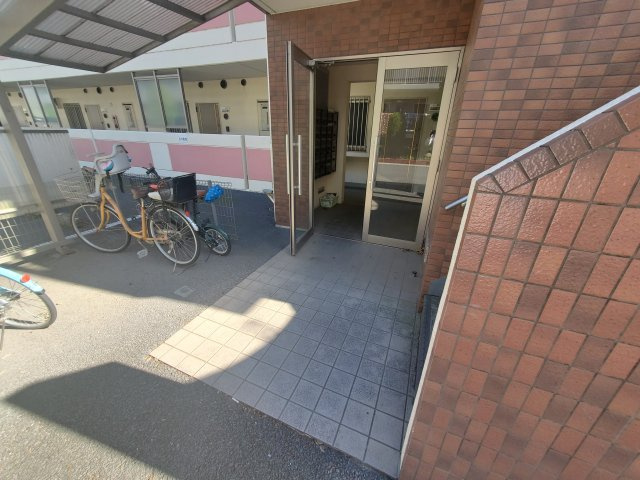 ファインパーク春日部のエントランス