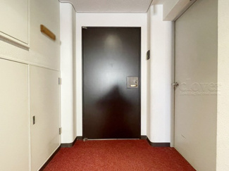 【その他共用部分】 | 皆様をお迎えする、お部屋の玄関ドア。開けやすさや開放角度、ドアノブの操作しやすさや鍵の形状などを、現地で一度ご確認ください。～即日のご見学可能～　お問合せはお気軽にどうぞ。