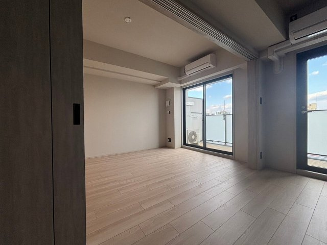 リッツ新大阪プレミアムの居間・リビング