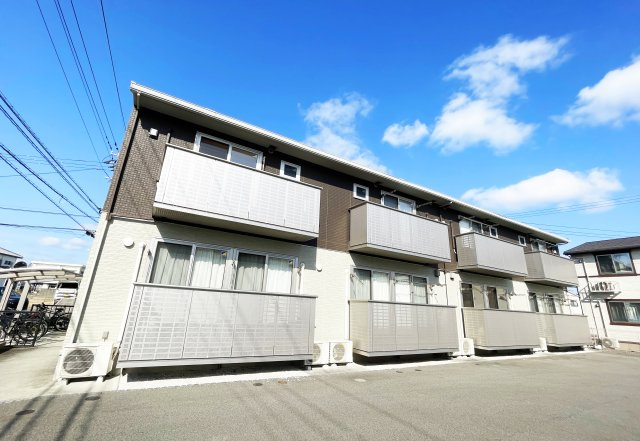 クレストコートの外観