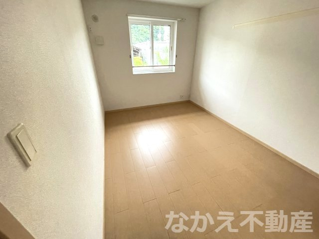 【寝室】 | 広くて明るい寝室