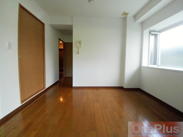 アプリーレ北青木の洋室