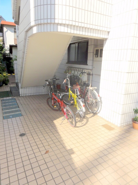 宮内商事ビルのその他共用部分|スペースある駐輪場
