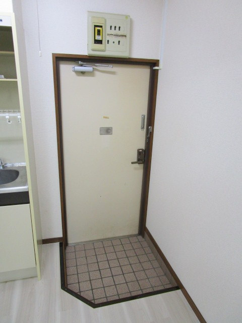 宮内商事ビルの玄関