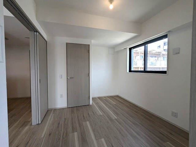 Due IriyaⅡの設備|床は奇数階がナチュラルブラウン、偶数会がホワイト