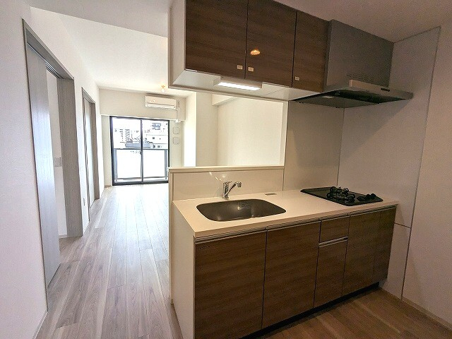 Due IriyaⅡの設備|床は奇数階がナチュラルブラウン、偶数会がホワイト