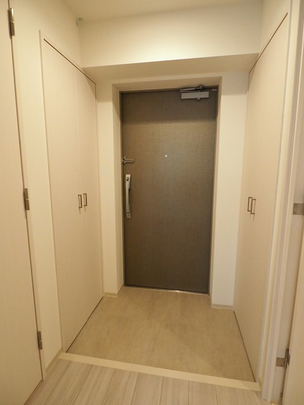 Due IriyaⅡの設備|床は奇数階がナチュラルブラウン、偶数会がホワイト