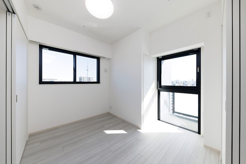 Due IriyaⅡの設備|床は奇数階がナチュラルブラウン、偶数会がホワイト