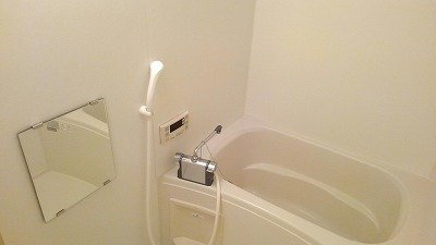 【浴室】 | レオパレス勝浦川 | 備品や設備仕様は号室等により異なります現地をご確認ください。