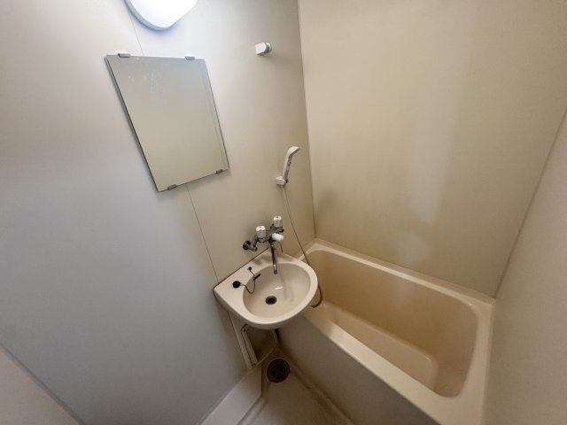 シェリーカラーの浴室