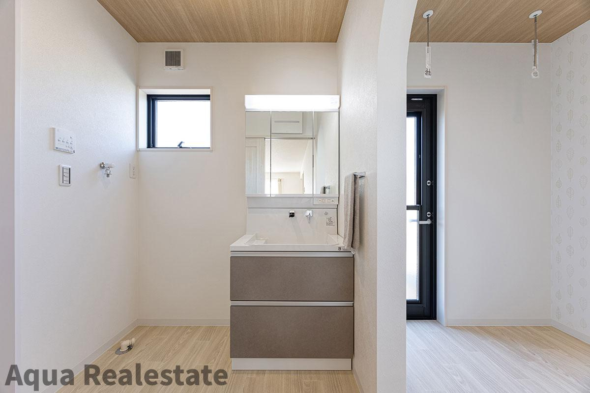 木田郡三木町大字下高岡の新築一戸建の独立洗面台