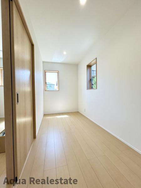 綾歌郡宇多津町　新築戸建ての洋室