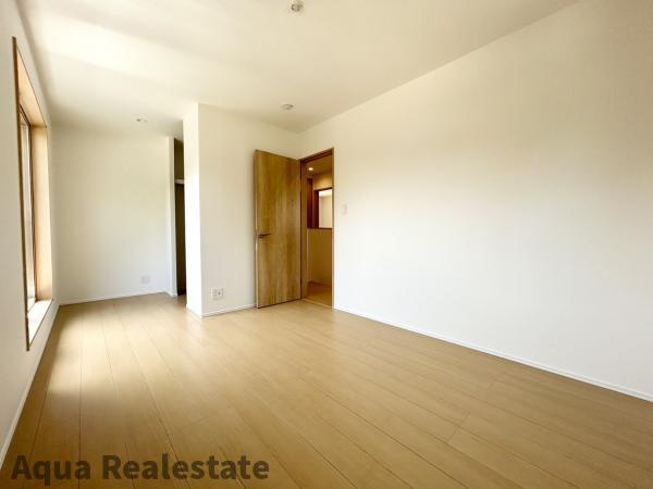 綾歌郡宇多津町　新築戸建ての洋室