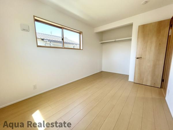 綾歌郡宇多津町　新築戸建ての洋室