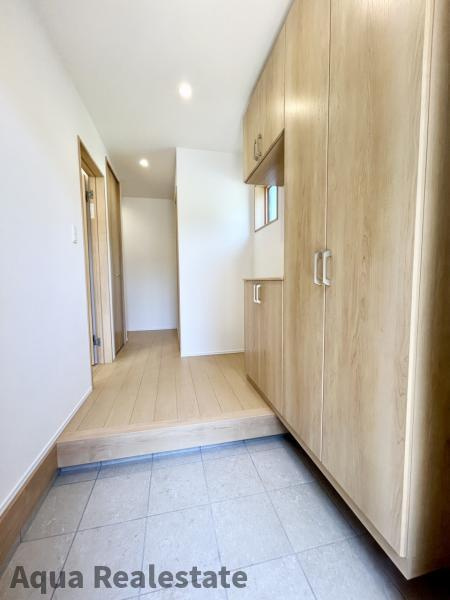 綾歌郡宇多津町　新築戸建ての玄関