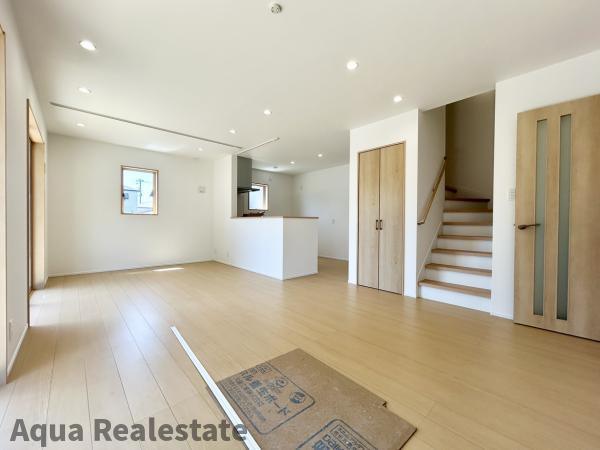 綾歌郡宇多津町　新築戸建ての居間・リビング