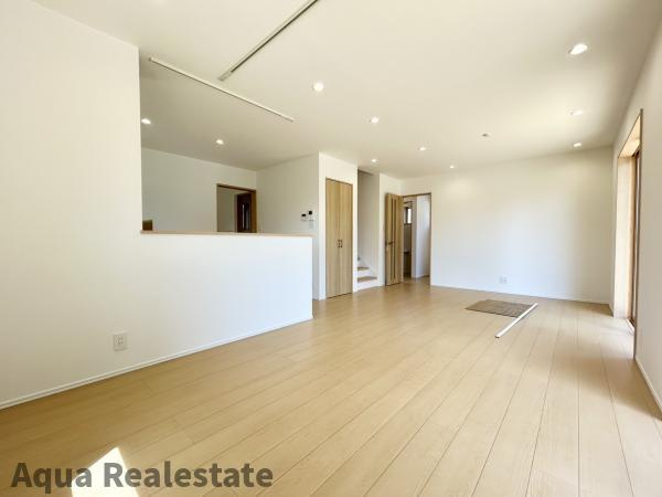 綾歌郡宇多津町　新築戸建ての居間・リビング