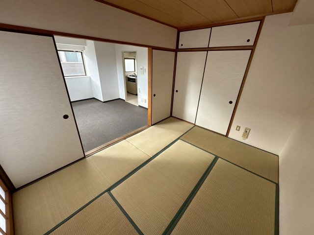 トーカンキャステール山本通の玄関