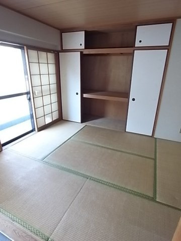 トーカンキャステール山本通の玄関